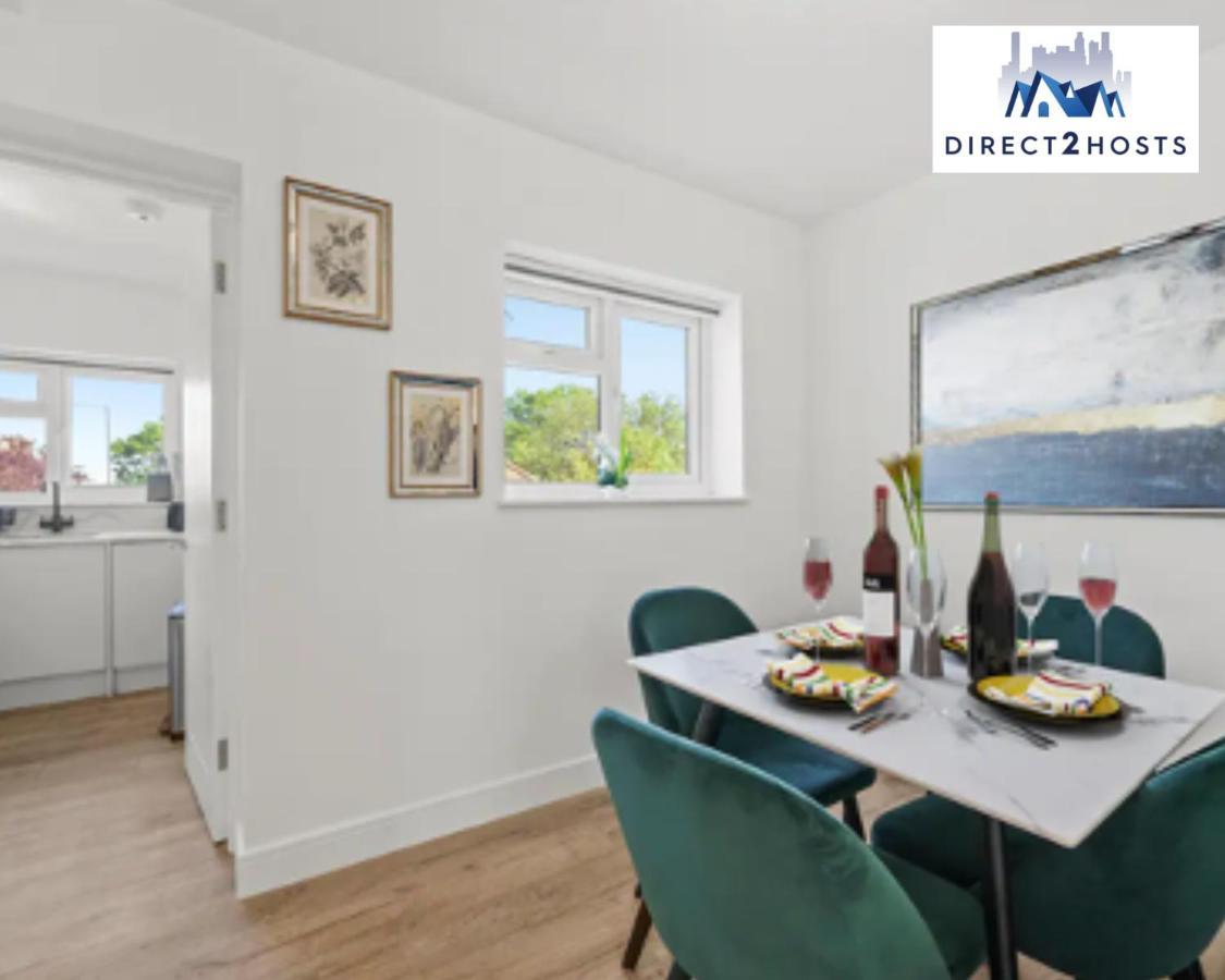 Three Bedroom Beautiful & Comfy Acton Gem By Direct2hosts With King Beds & Free Parking! * London