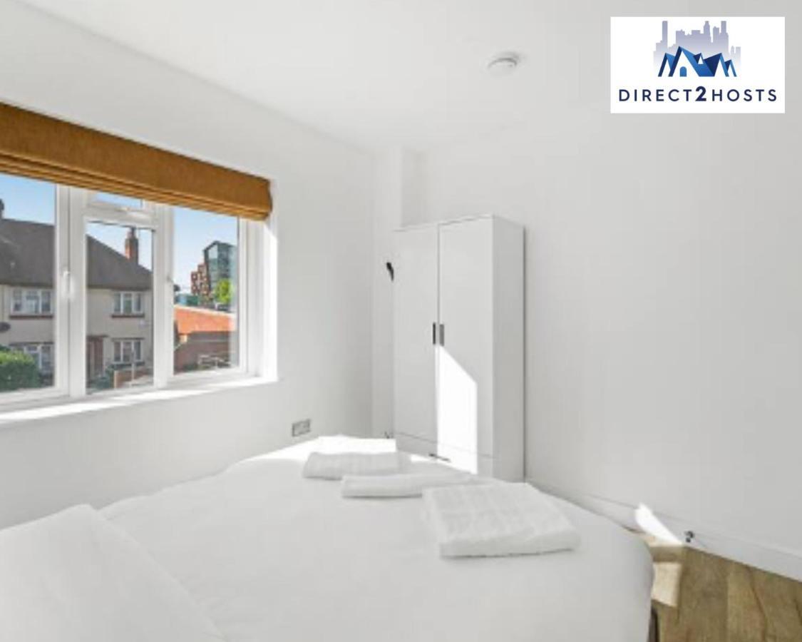 Apartment Three Bedroom Beautiful & Comfy Acton Gem By Direct2hosts With King Beds & Free Parking! London