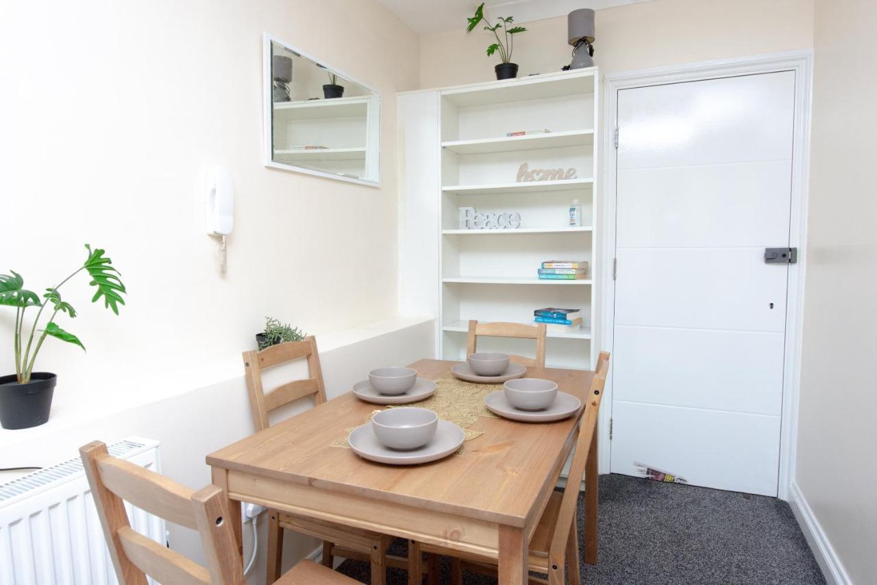 Evergreen Apartments-flat 7, London