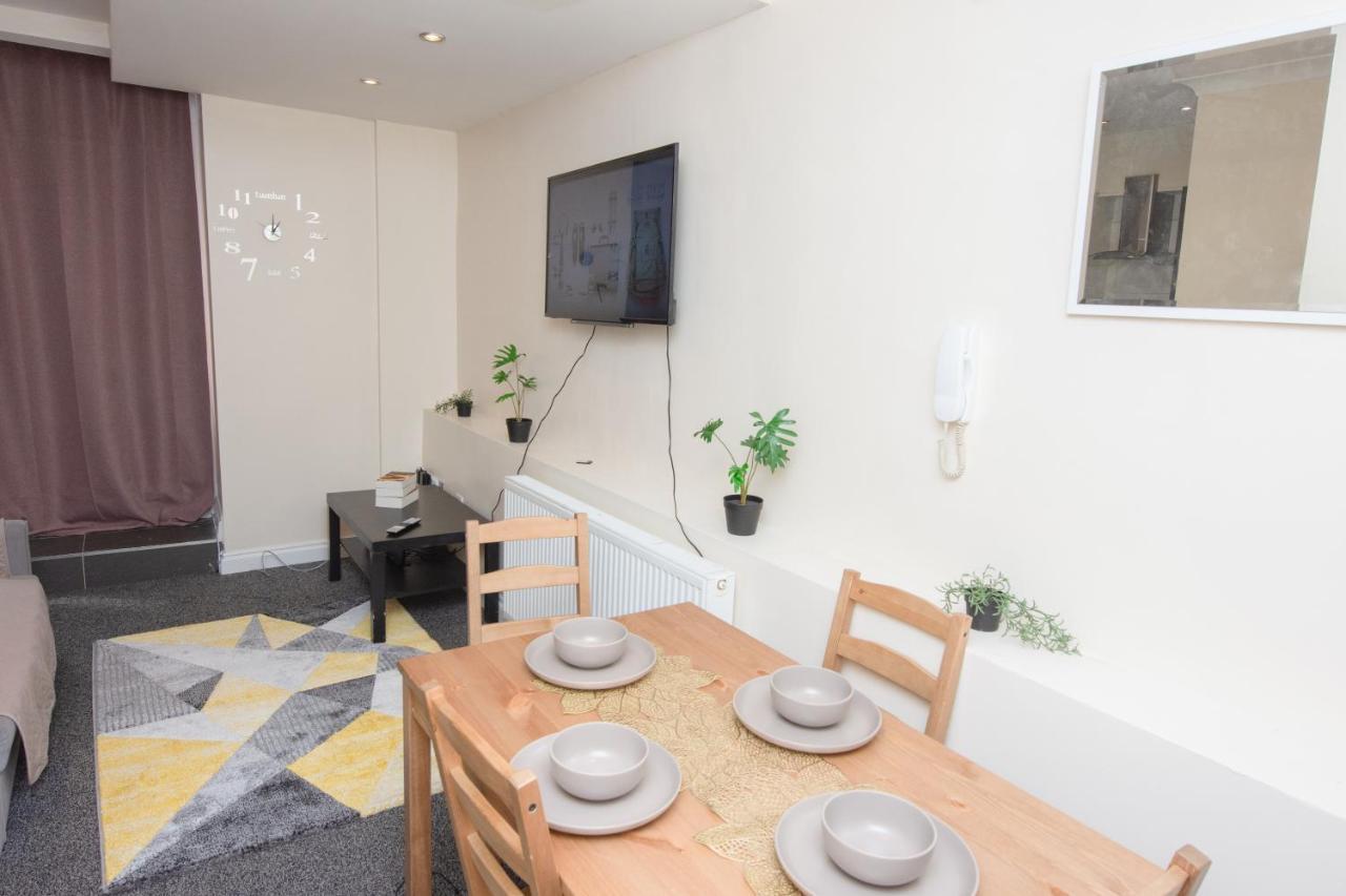 Evergreen Apartments-flat 7, Apartment London