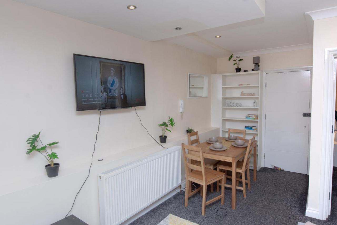 Evergreen Apartments-flat 7, Apartment
