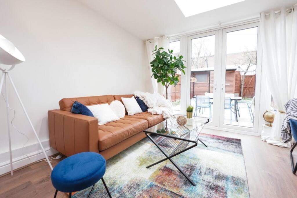 Newly Renovated Modern 4 Bed 3 Bath Londres
