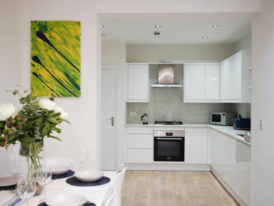Newly Renovated Modern 4 Bed 3 Bath * Londres