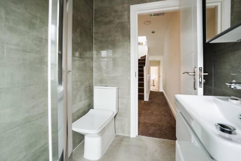 Apartamento Newly Renovated Modern 4 Bed 3 Bath