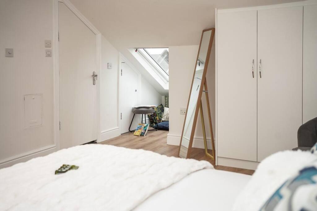 Apartamento Newly Renovated Modern 4 Bed 3 Bath *