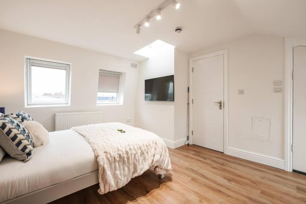Newly Renovated Modern 4 Bed 3 Bath * Londres