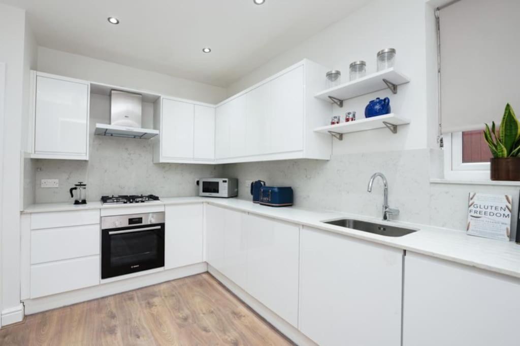 Apartamento Newly Renovated Modern 4 Bed 3 Bath Londres