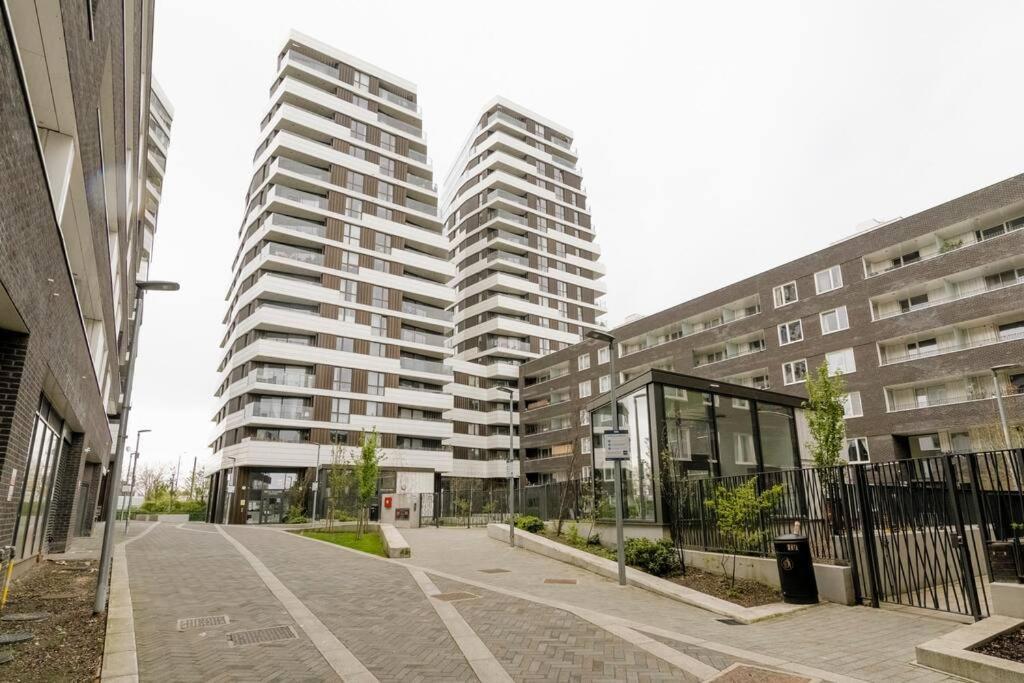 Lovely En-suite Flat With Balcony And Parking. * Londres