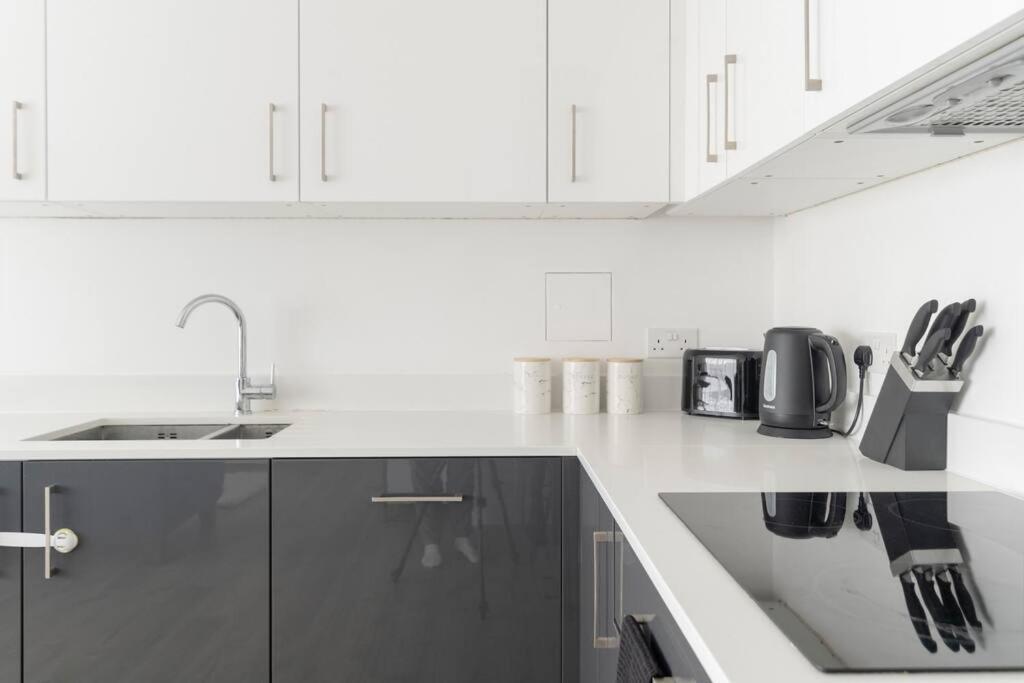 Apartamento Lovely En-suite Flat With Balcony And Parking.