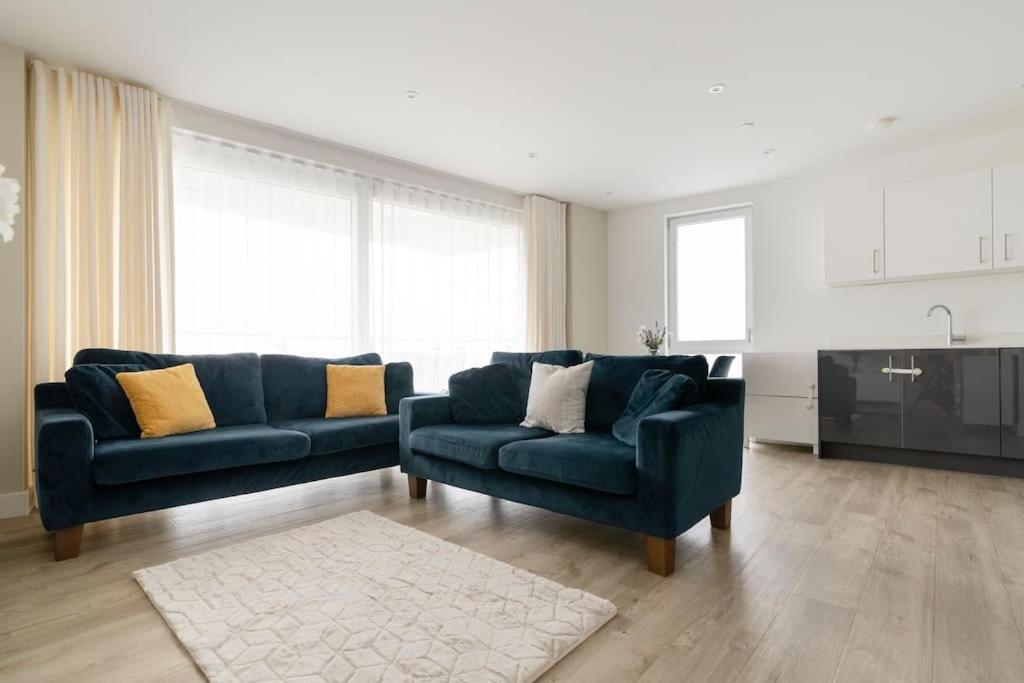 Lovely En-suite Flat With Balcony And Parking. Apartamento