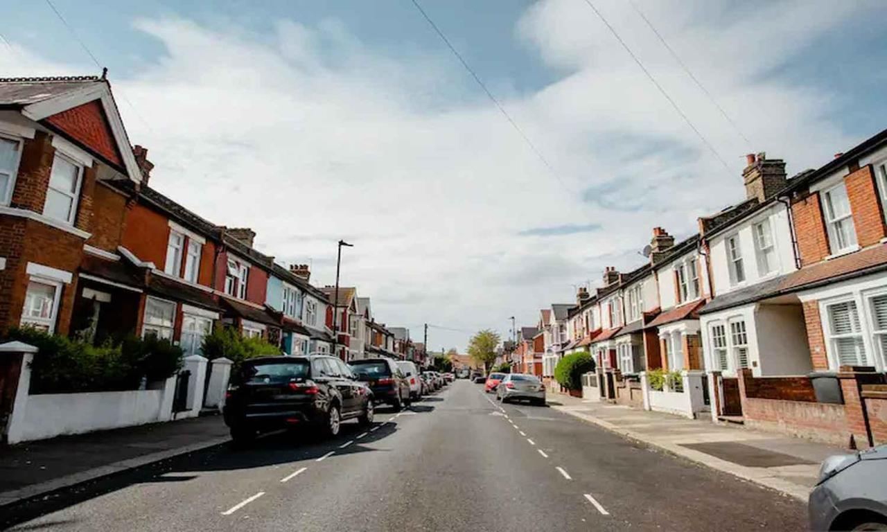 Near Tottenham Hotspur Stadium Homestay