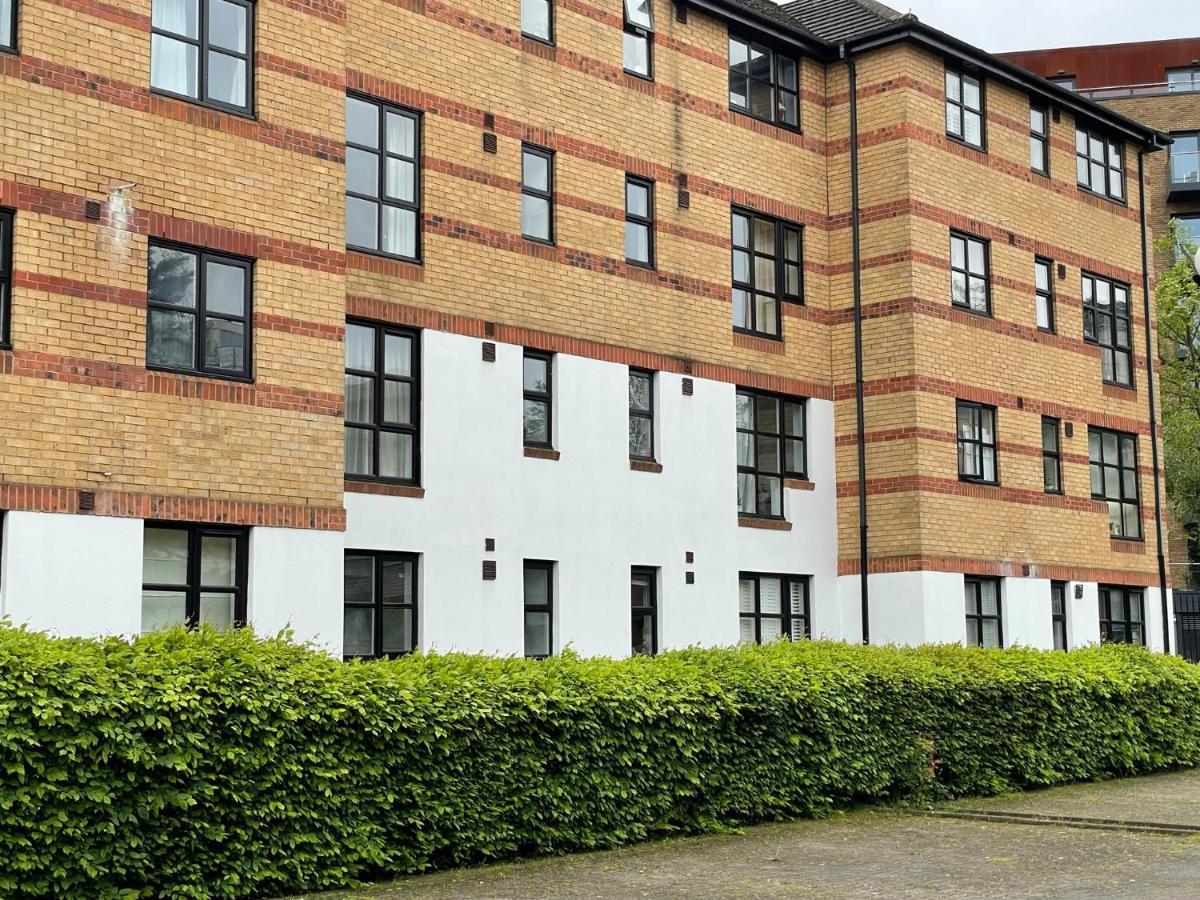 Apartment Surrey Docks Se16 Near Canada Water N Easy Access Canary Wharf *
