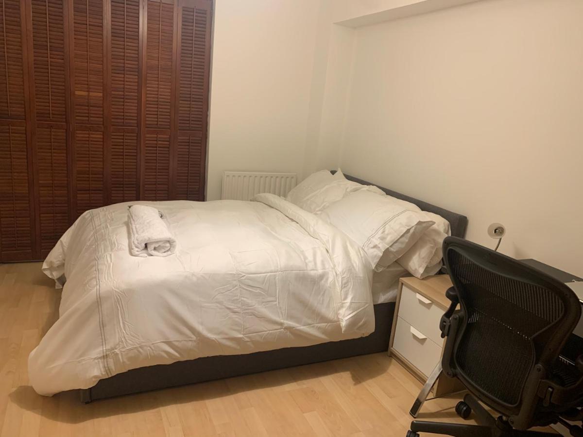 Apartment Lovely Room, Free Parking In Private Gated Place