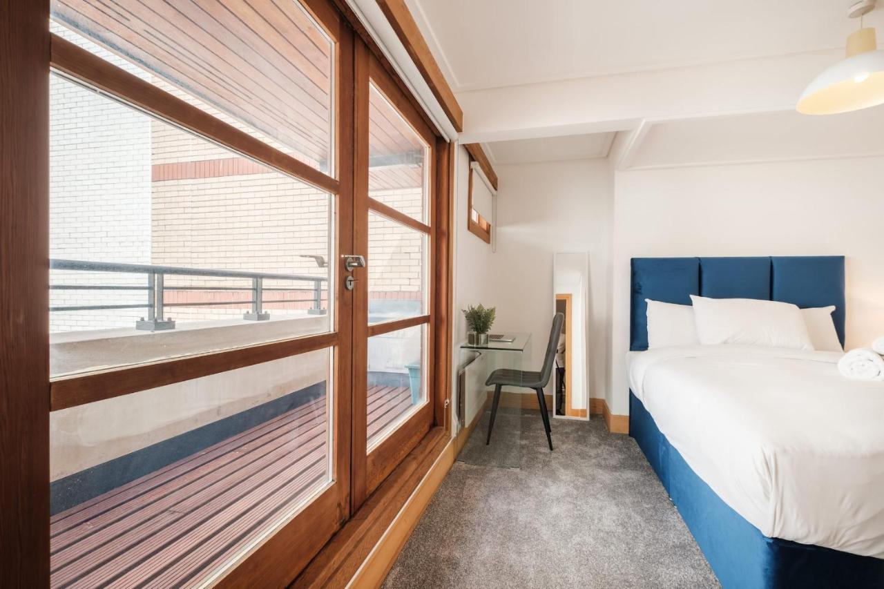 Holborn Penthouse Apartment *