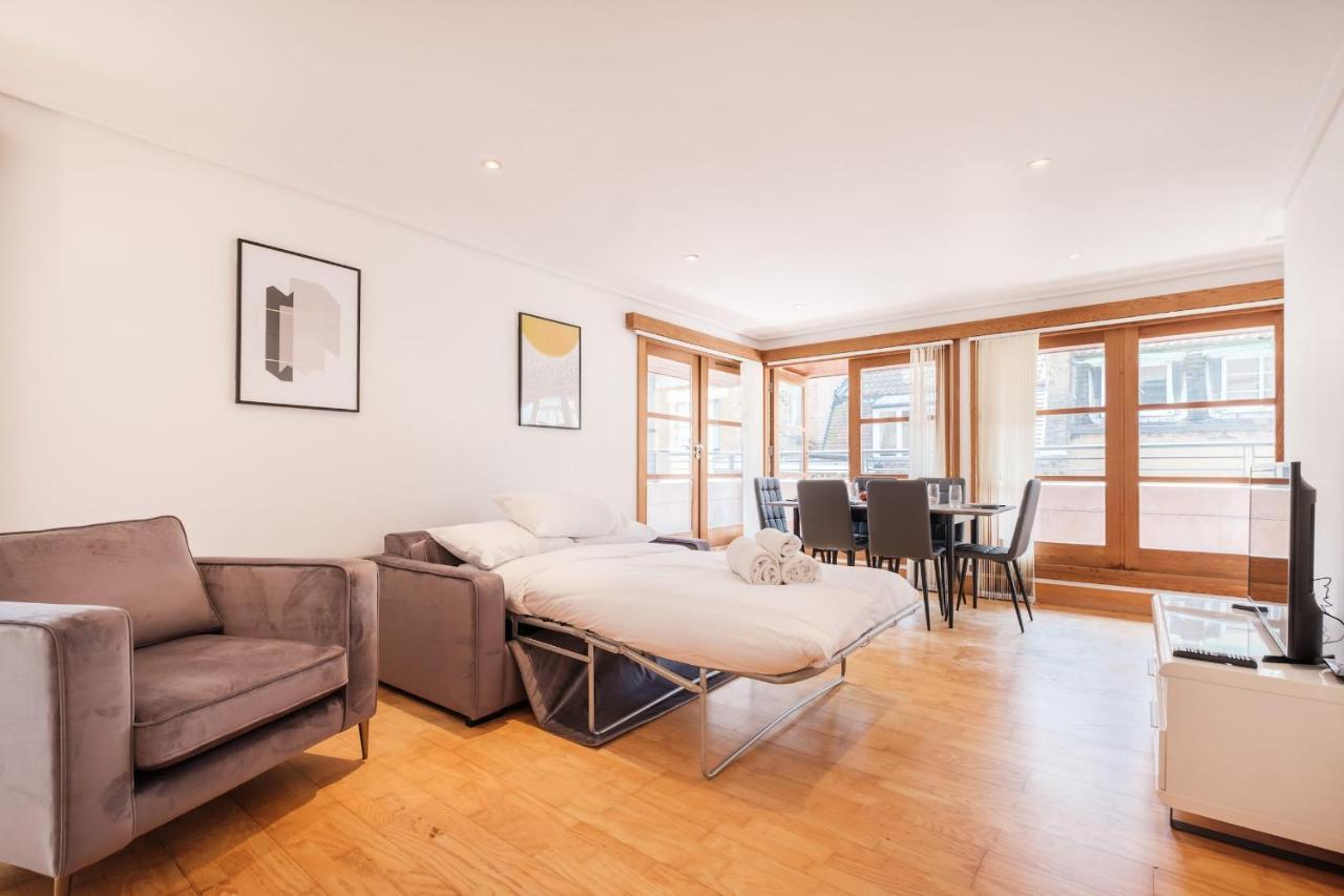 Holborn Penthouse * London