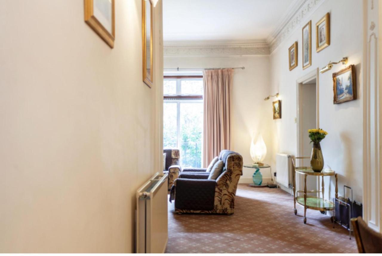 Apartamento Large 3 Bed In Kensington Gardens *