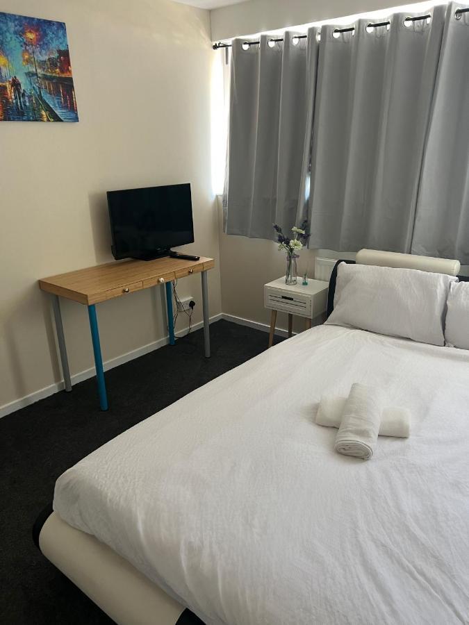 Stunning 3 Bedroom Property- Large Hospedagem domiciliar Londres