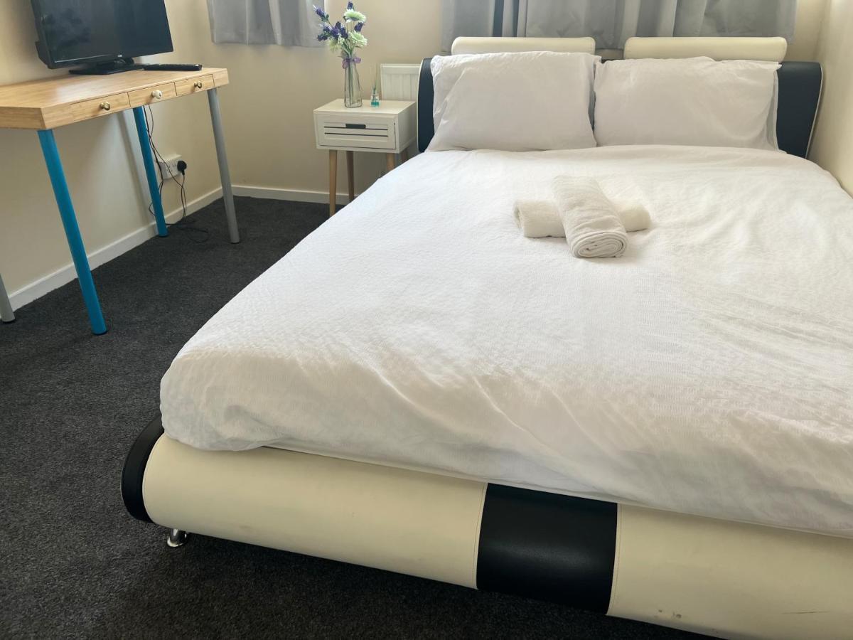 Stunning 3 Bedroom Property- Large Hospedagem domiciliar Londres