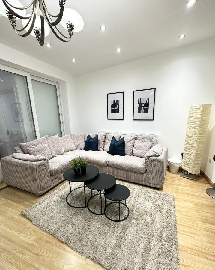 Charm - Stylish In Spacious Casa de férias