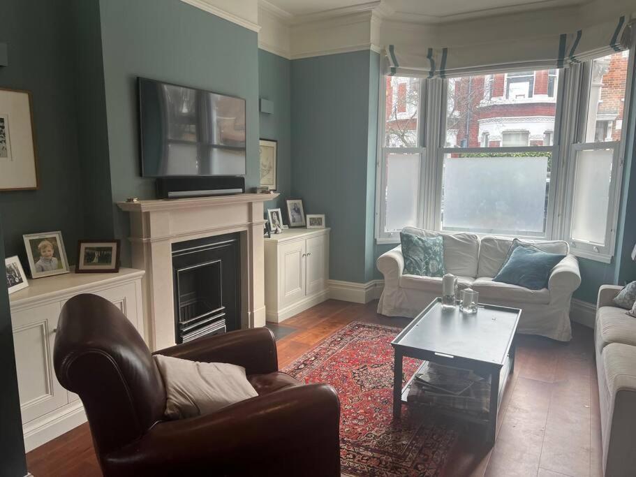Holiday home Four Bedroom Modern Victorian Wandsworth House *