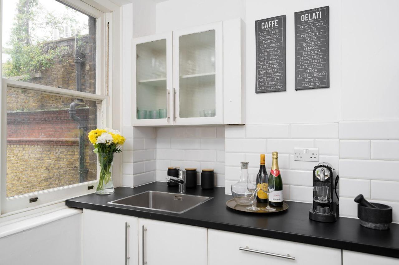 Huge & 3 Bedr, 4 Beds, Covent Gdn Apartment *