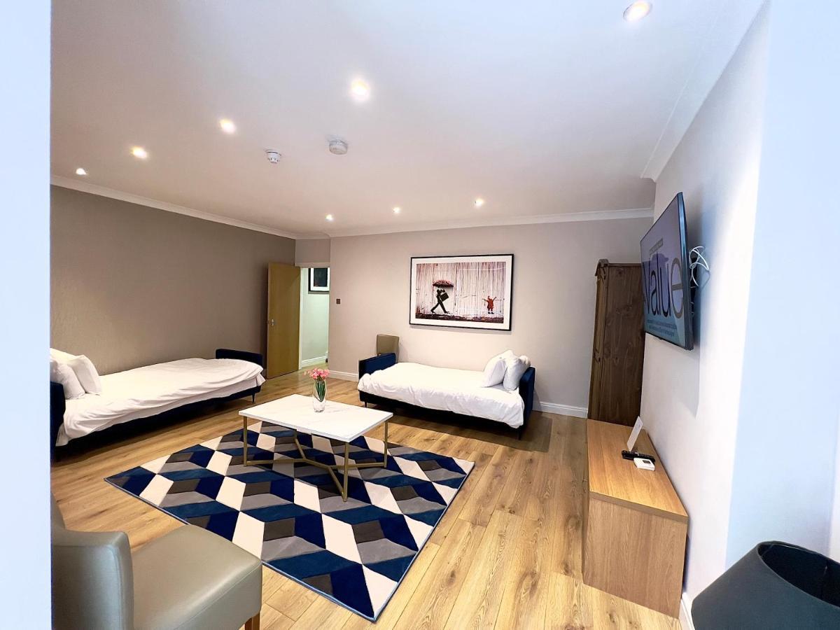 The Beverley - Victoria * London
