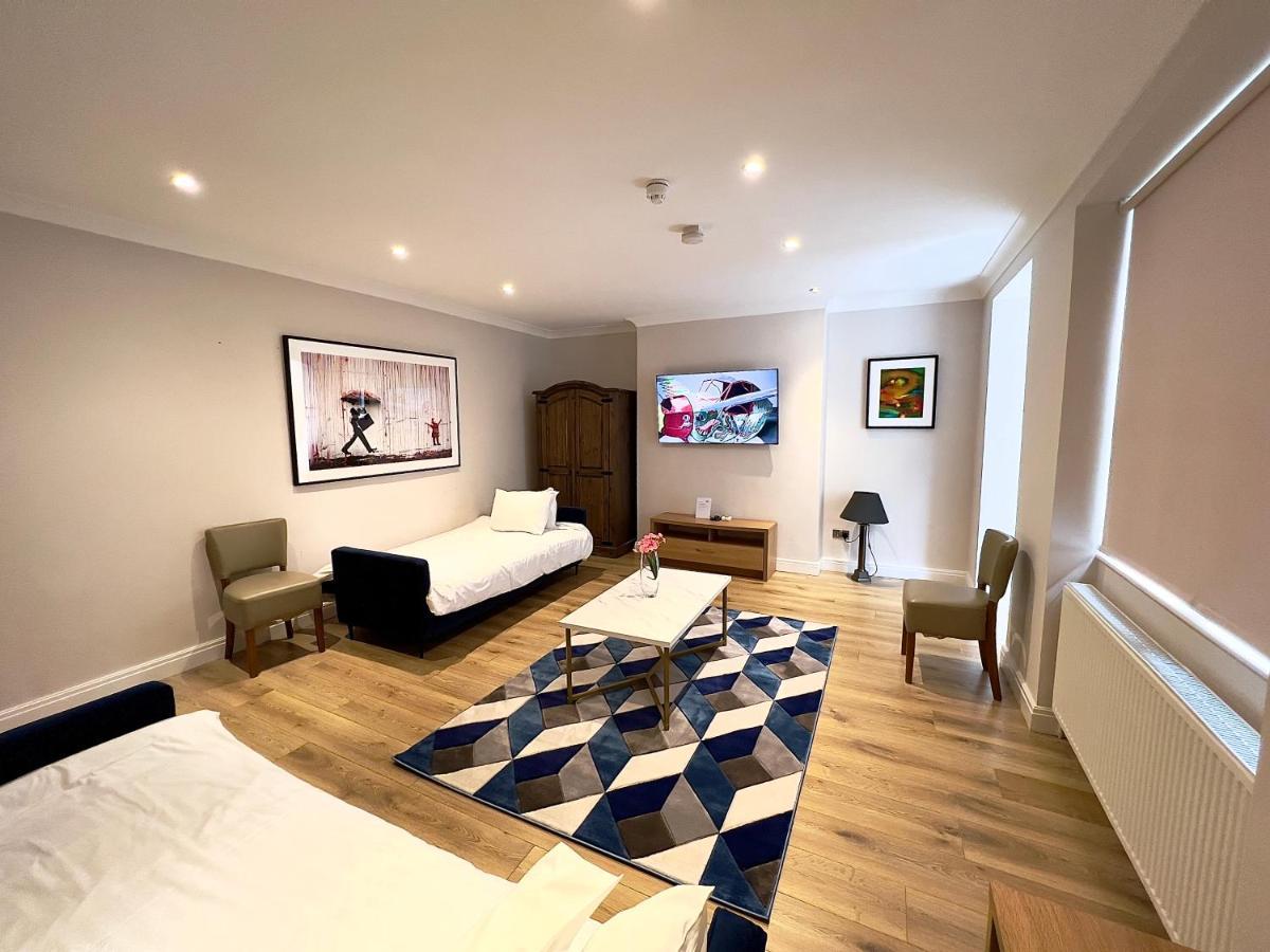 The Beverley - Victoria Apartment London