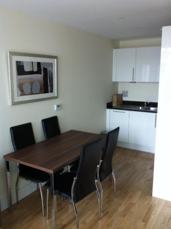 City Nites - Canary Wharf 4*