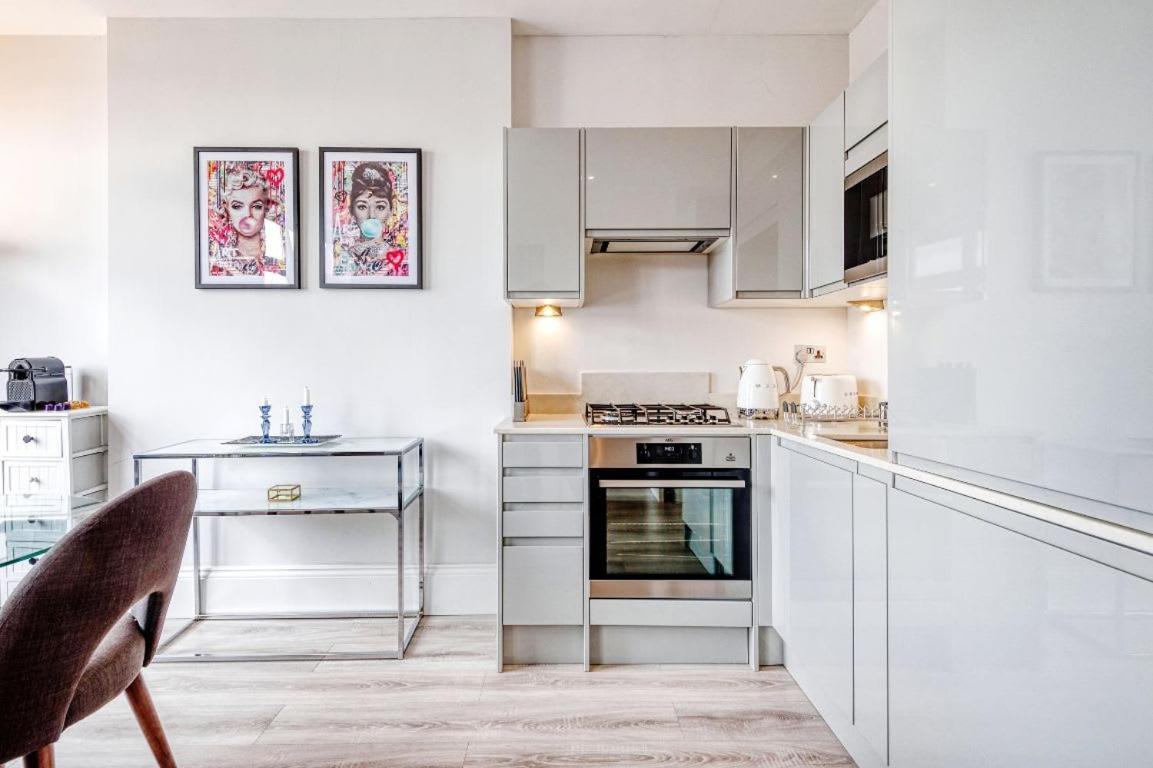 Casa de férias Elegant 1 Bed Apartment- Hampstead Village *