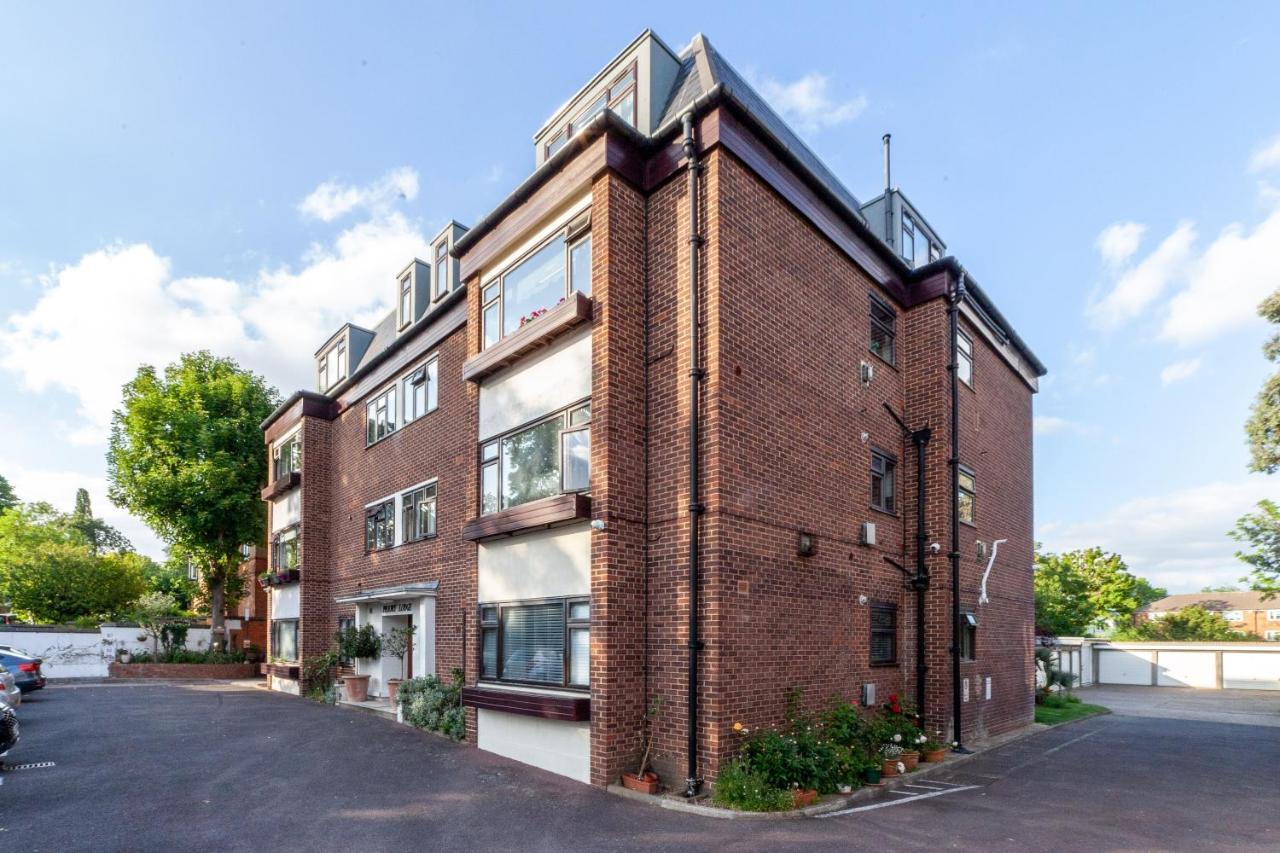 The Ealing Collection Apartment *