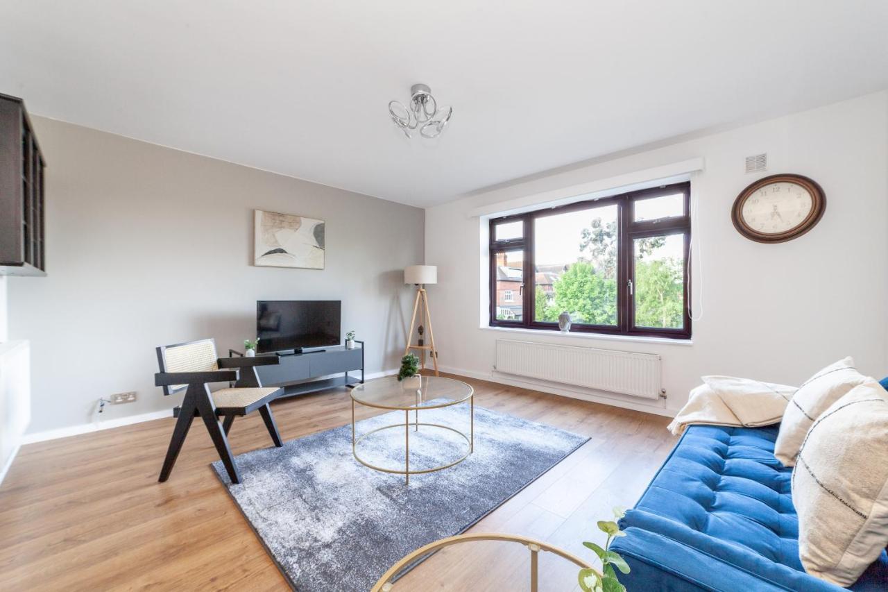 Apartment The Ealing Collection London