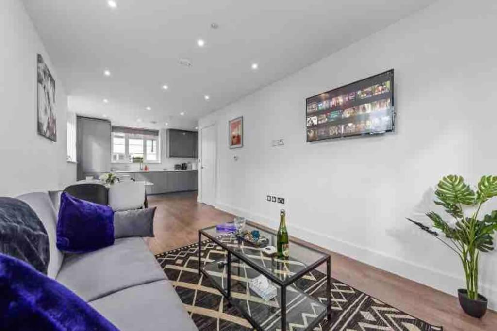 Cozy Flat Near Eye/ Victoria / Vauxhall Apartamento Londres
