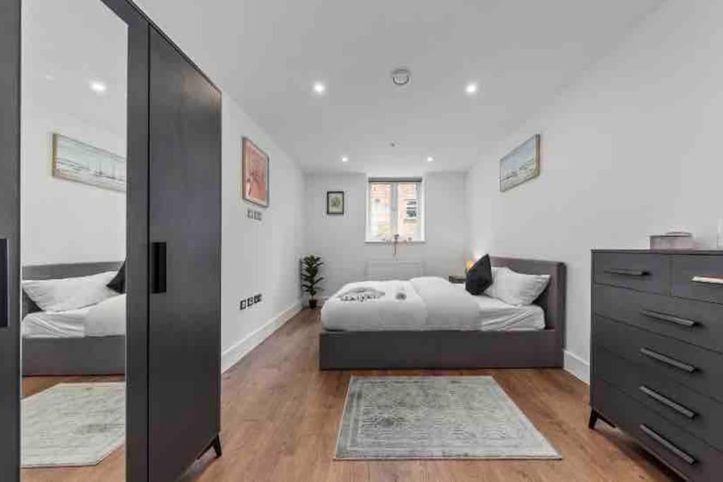 Cozy Flat Near Eye/ Victoria / Vauxhall * Londres