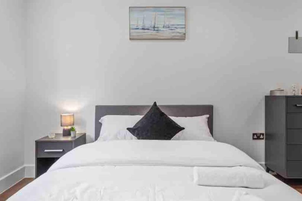 Cozy Flat Near Eye/ Victoria / Vauxhall Londres
