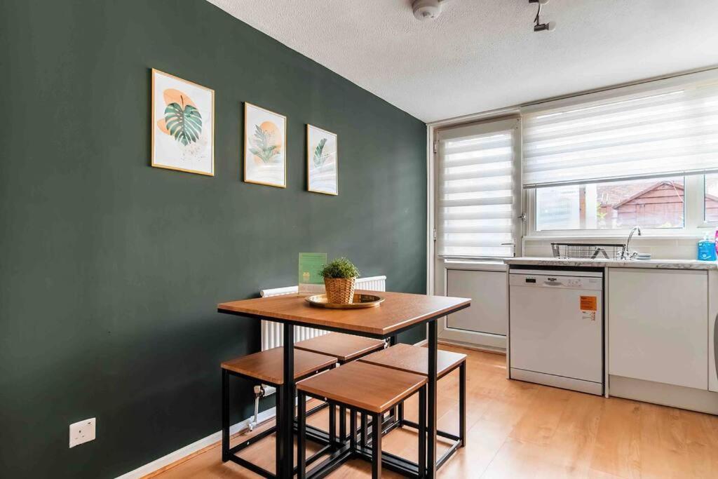 Contractor Base With Pool Table Holiday home London