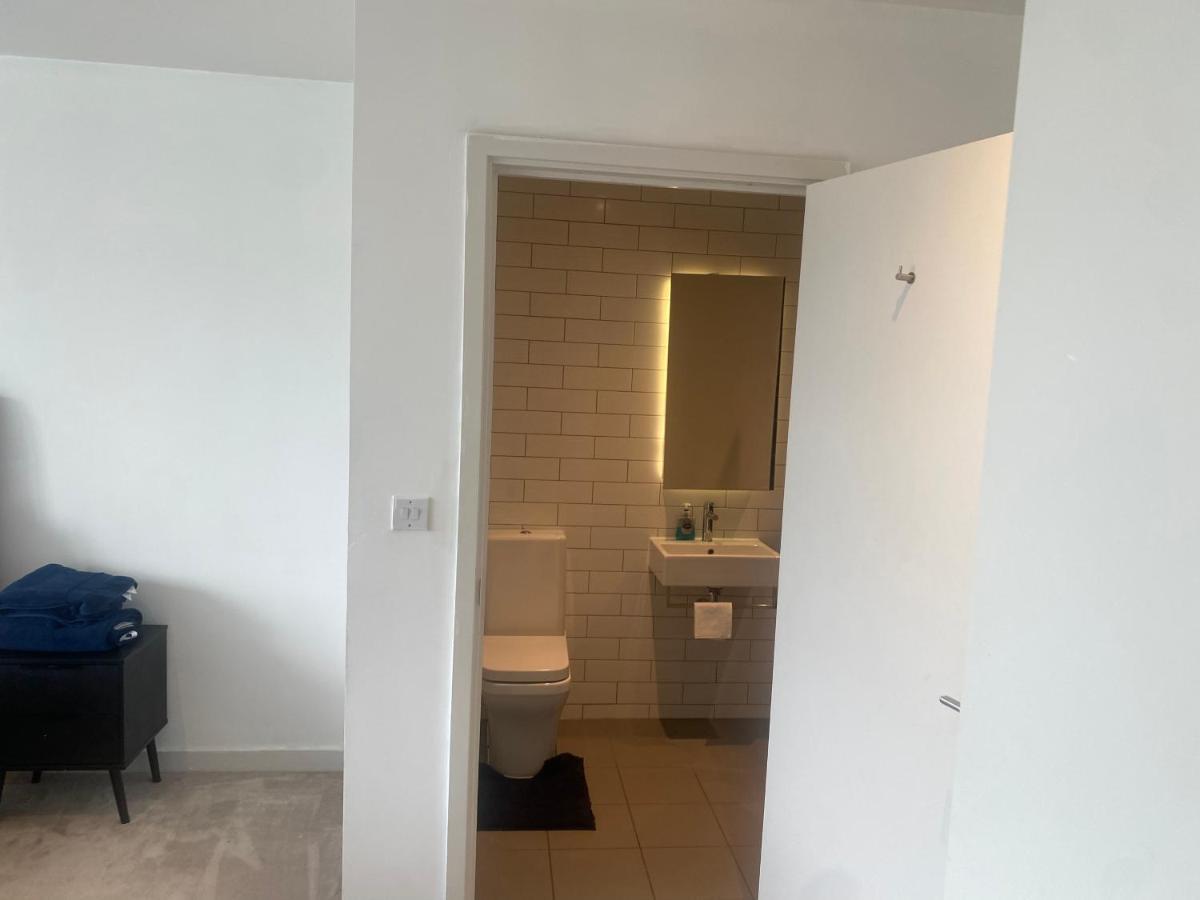 Md : Stunning 2 Bedroom 2 Bath - Royal Docks Londres