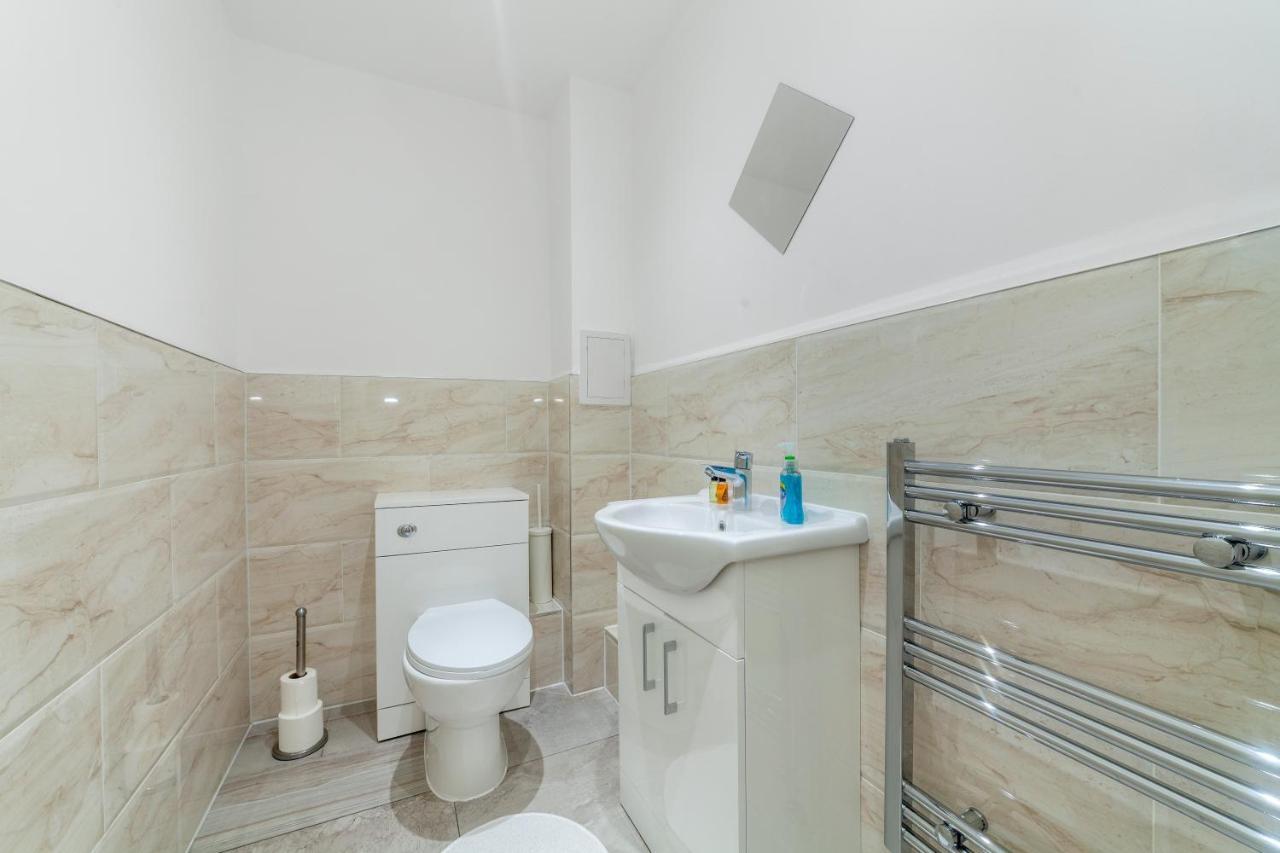 Apartment Bright 2 Bdr House Wgarden & Parking, Greenwich