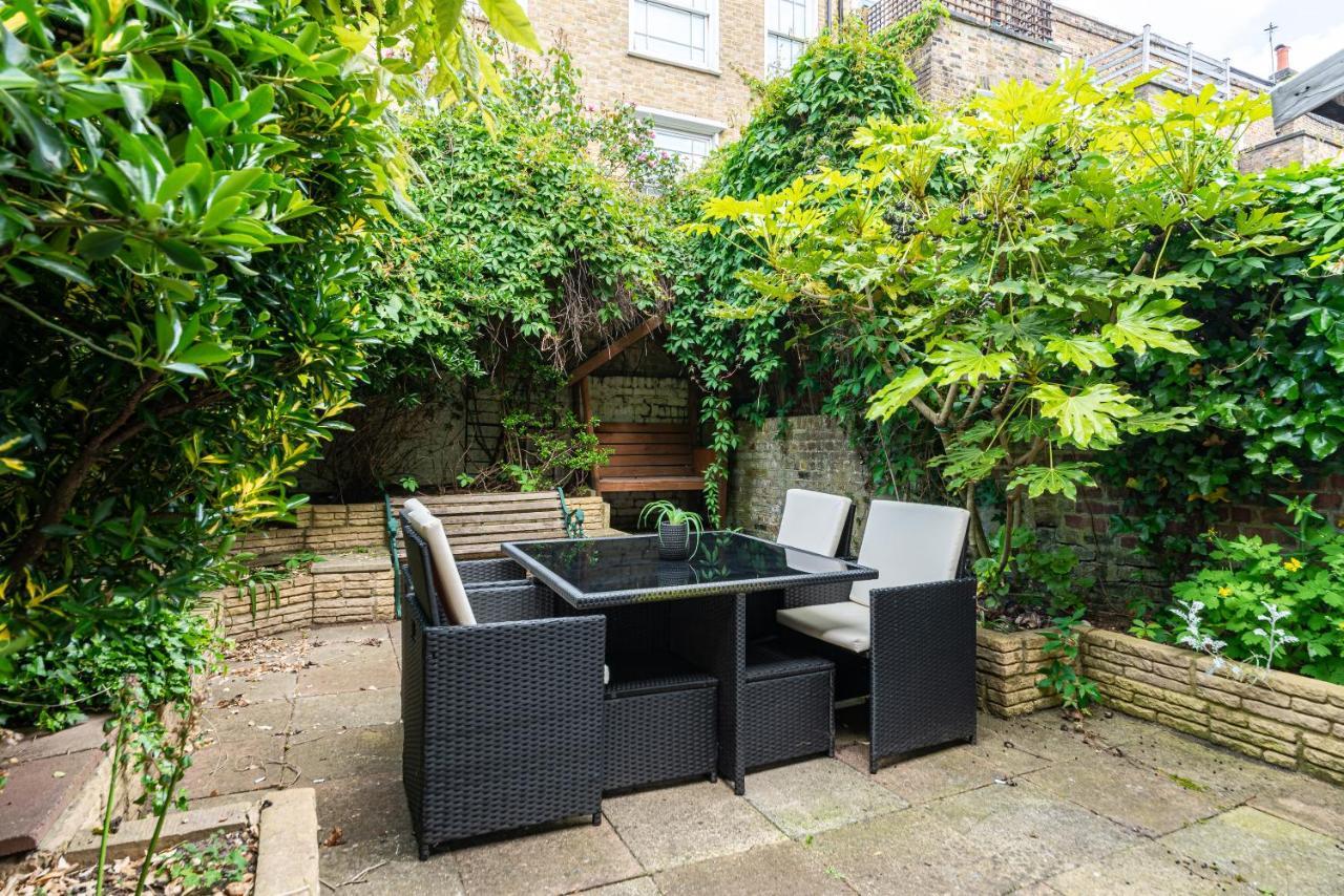 Specious Bright Flat With Garden In Apartment *