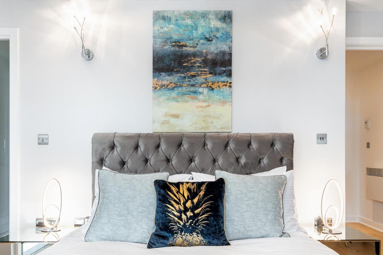 Stunning With Underground Parking! Apartamento