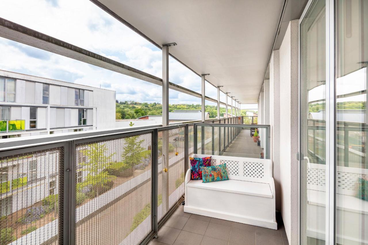 Stunning With Underground Parking! Apartamento Londres