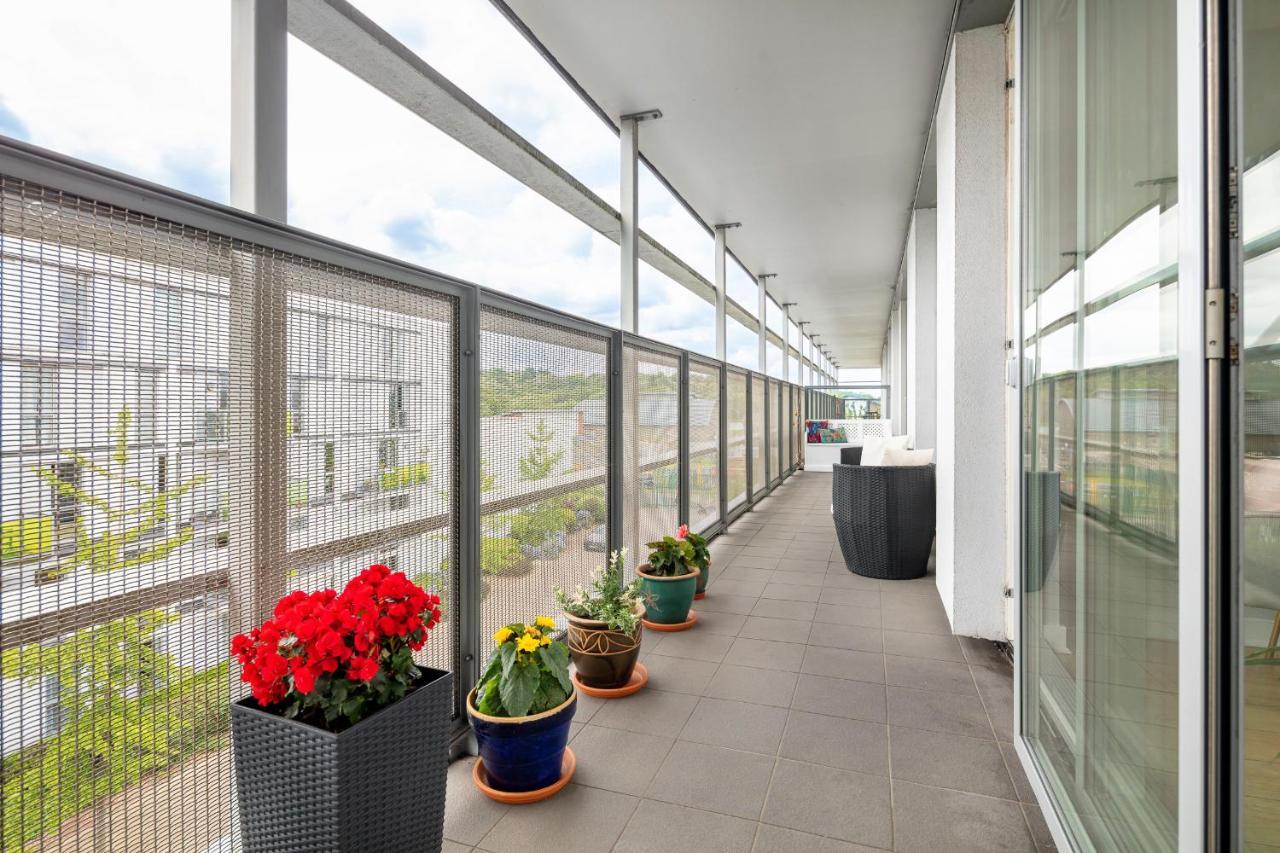 Stunning With Underground Parking! * Londres