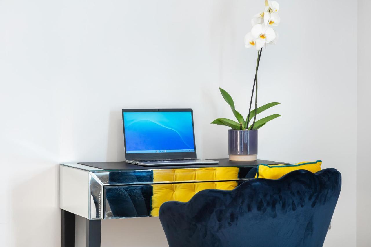 Apartamento Stunning With Underground Parking! Londres