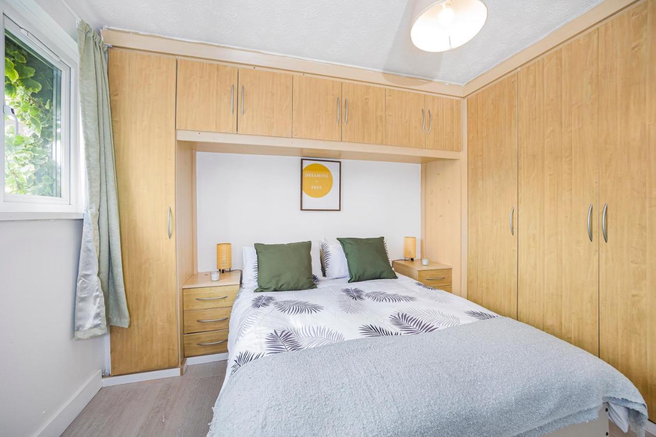 Verv Stratford Guest house London