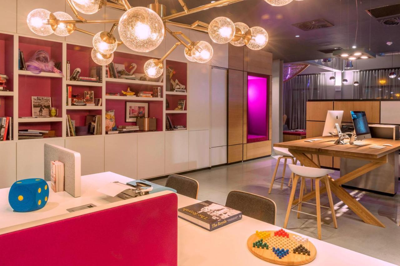 Moxy Excel 4*