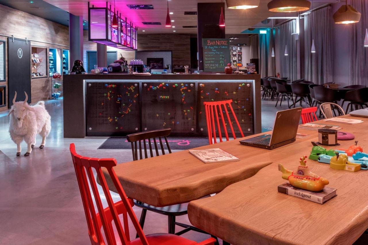 Hotel Moxy Excel Londres