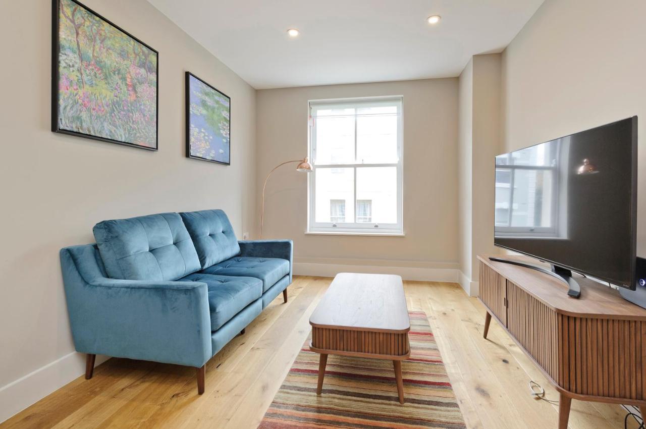 Apartment Immaculate New In Chelsea By Underthedoormat *