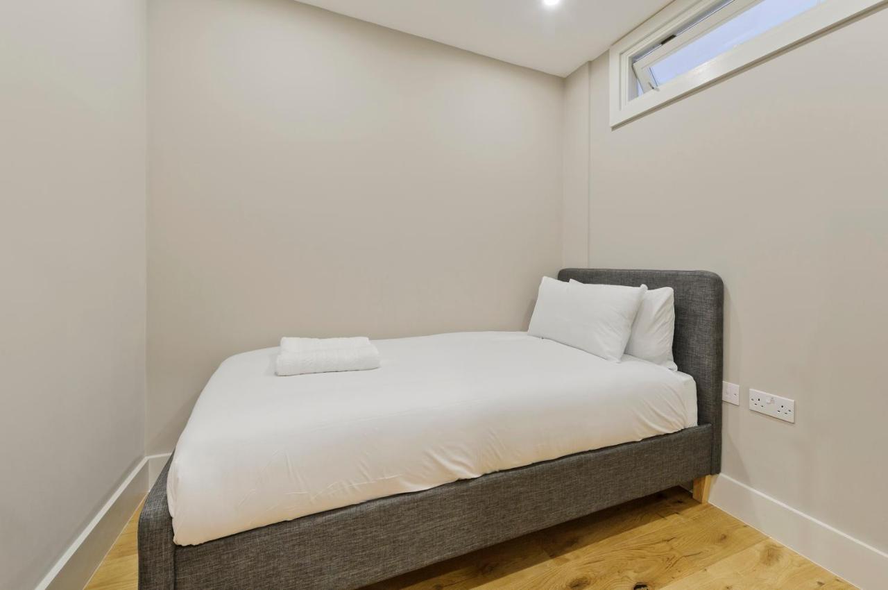 Immaculate New In Chelsea By Underthedoormat * London