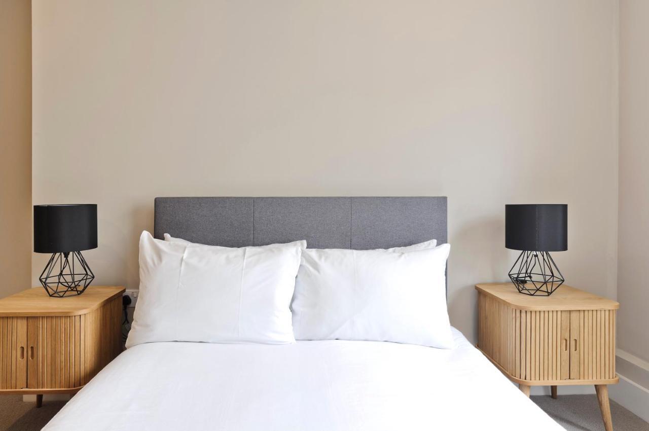 Apartment Immaculate New In Chelsea By Underthedoormat