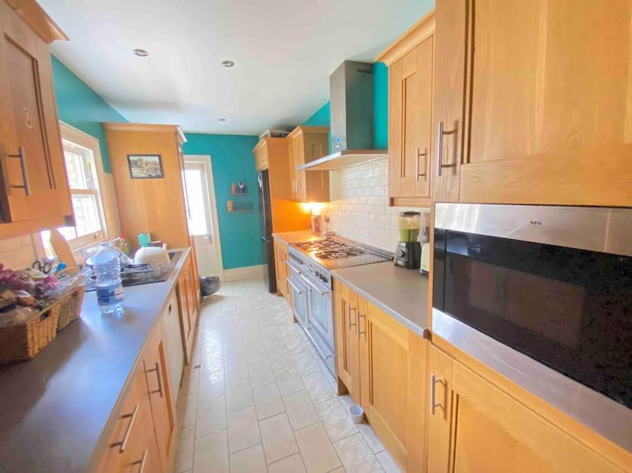 3bed 2bath Poplar Townhouse Holiday home