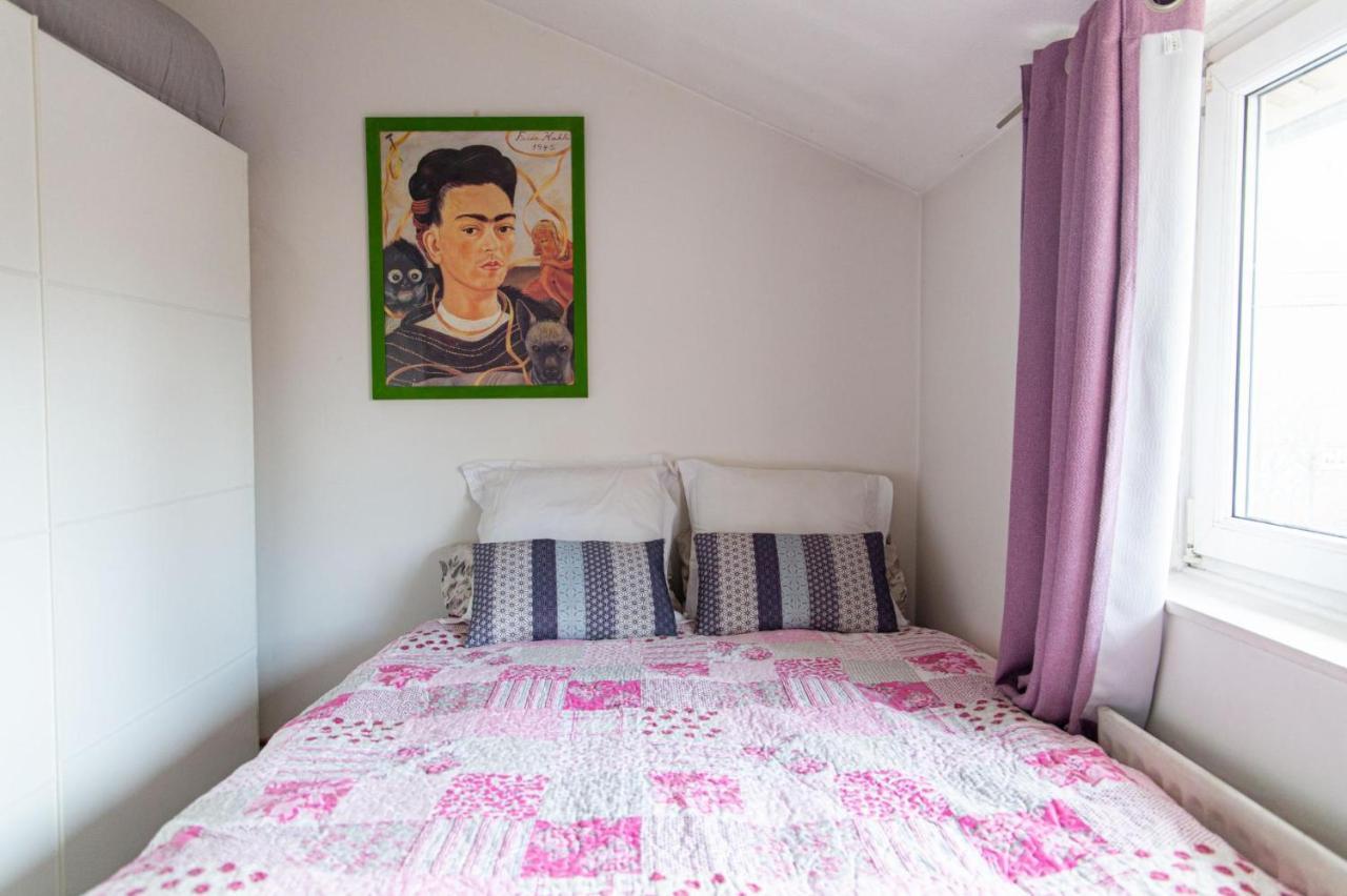 Plush For Four In Brixton * Londres
